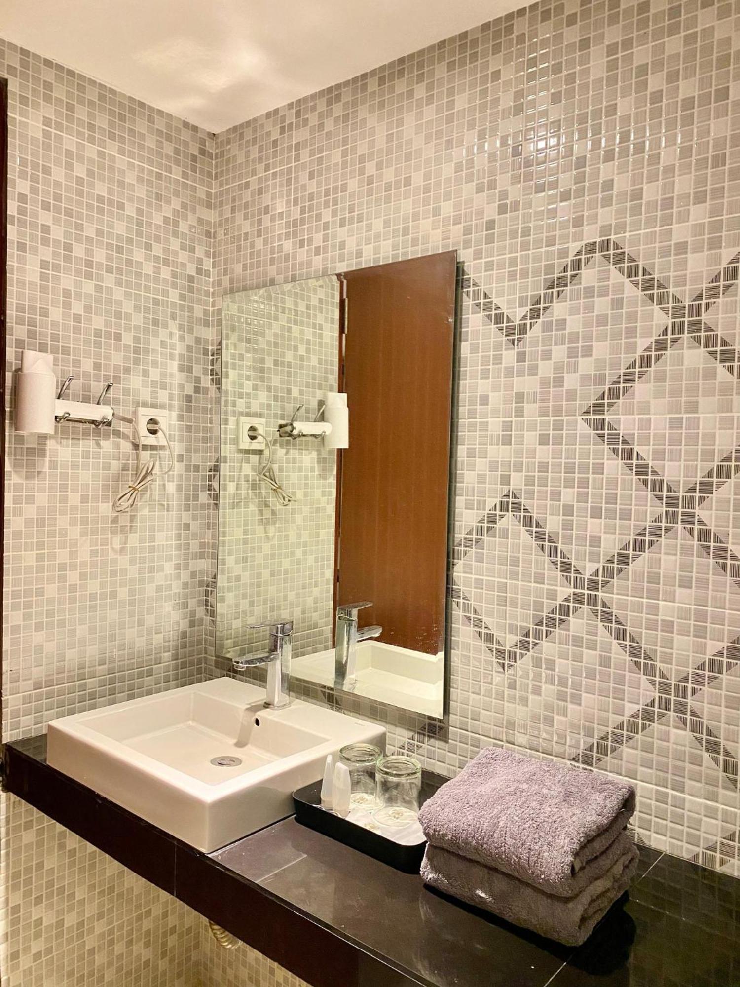 Sm Tower Hotel And Convention Berau Tanjung Redep ภายนอก รูปภาพ