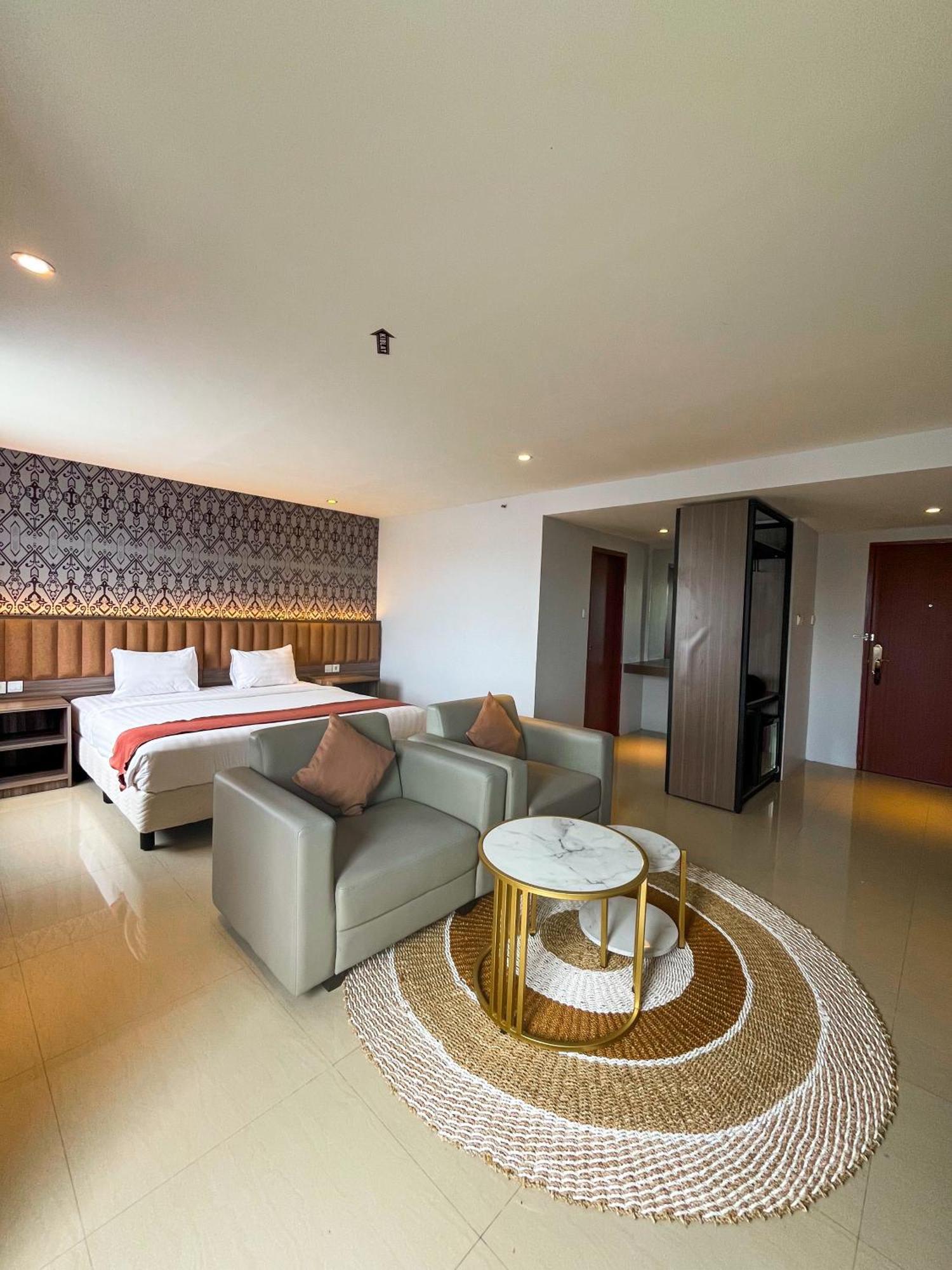 Sm Tower Hotel And Convention Berau Tanjung Redep ภายนอก รูปภาพ
